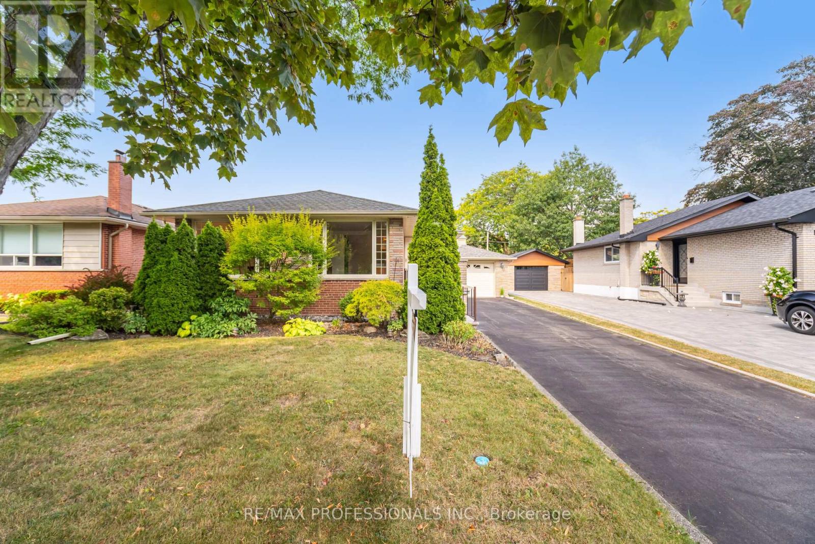Property at 6 TAPLEY DRIVE image 2