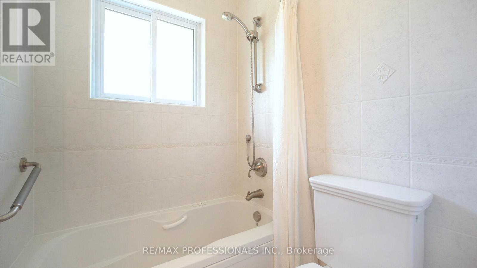 6 Tapley Drive, Toronto, Ontario  M9R 3P3 - Photo 27 - W12347535