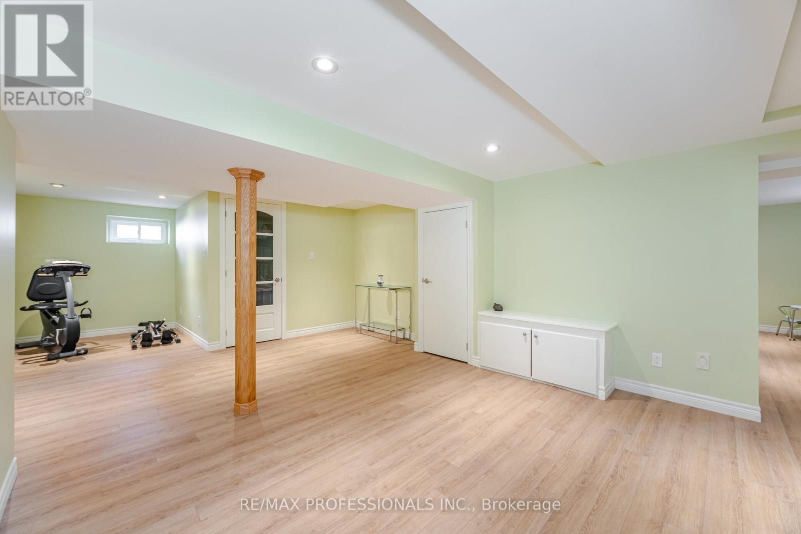 6 Tapley Drive, Toronto, Ontario  M9R 3P3 - Photo 31 - W12347535