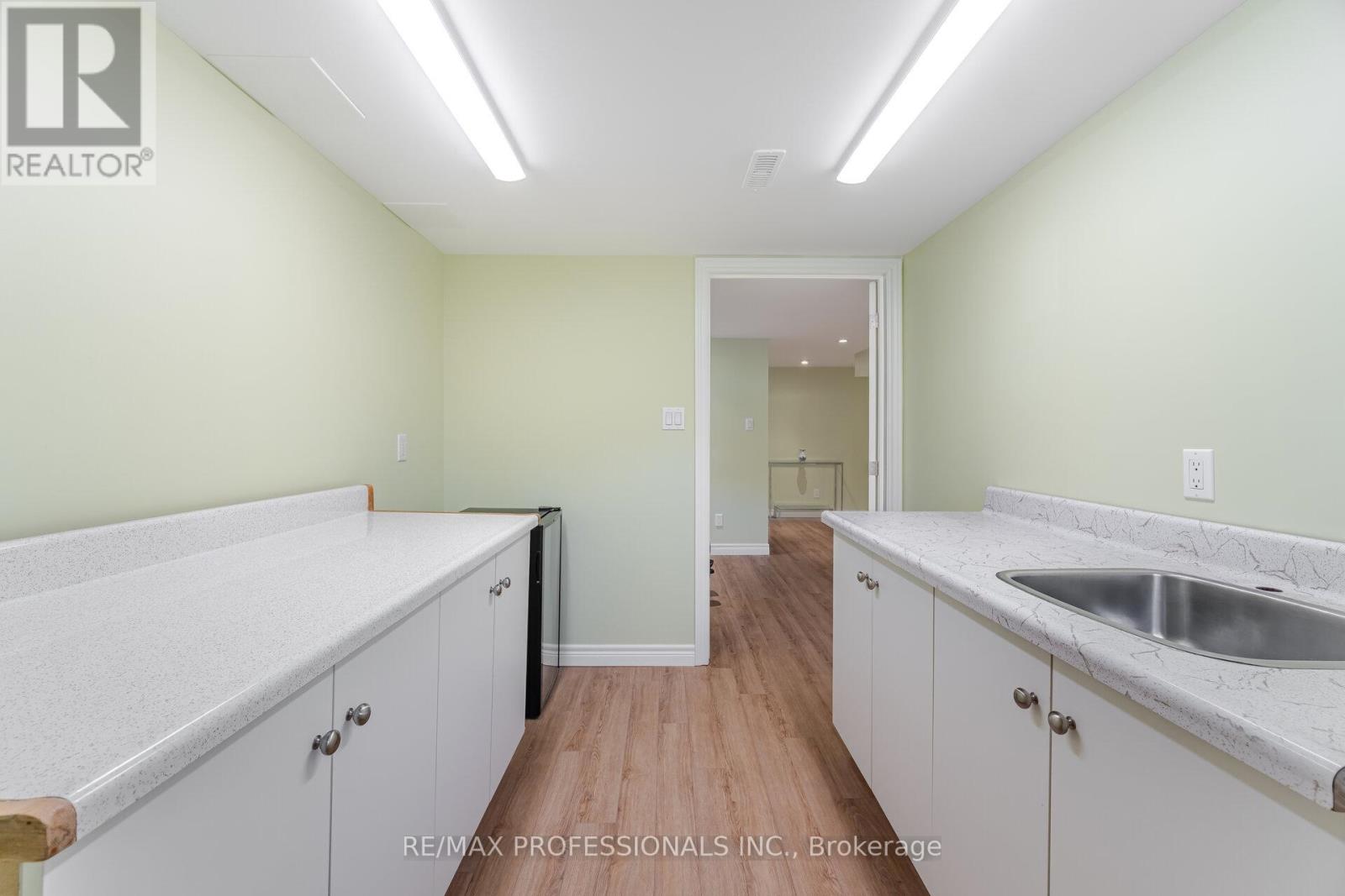 6 Tapley Drive, Toronto, Ontario  M9R 3P3 - Photo 40 - W12347535