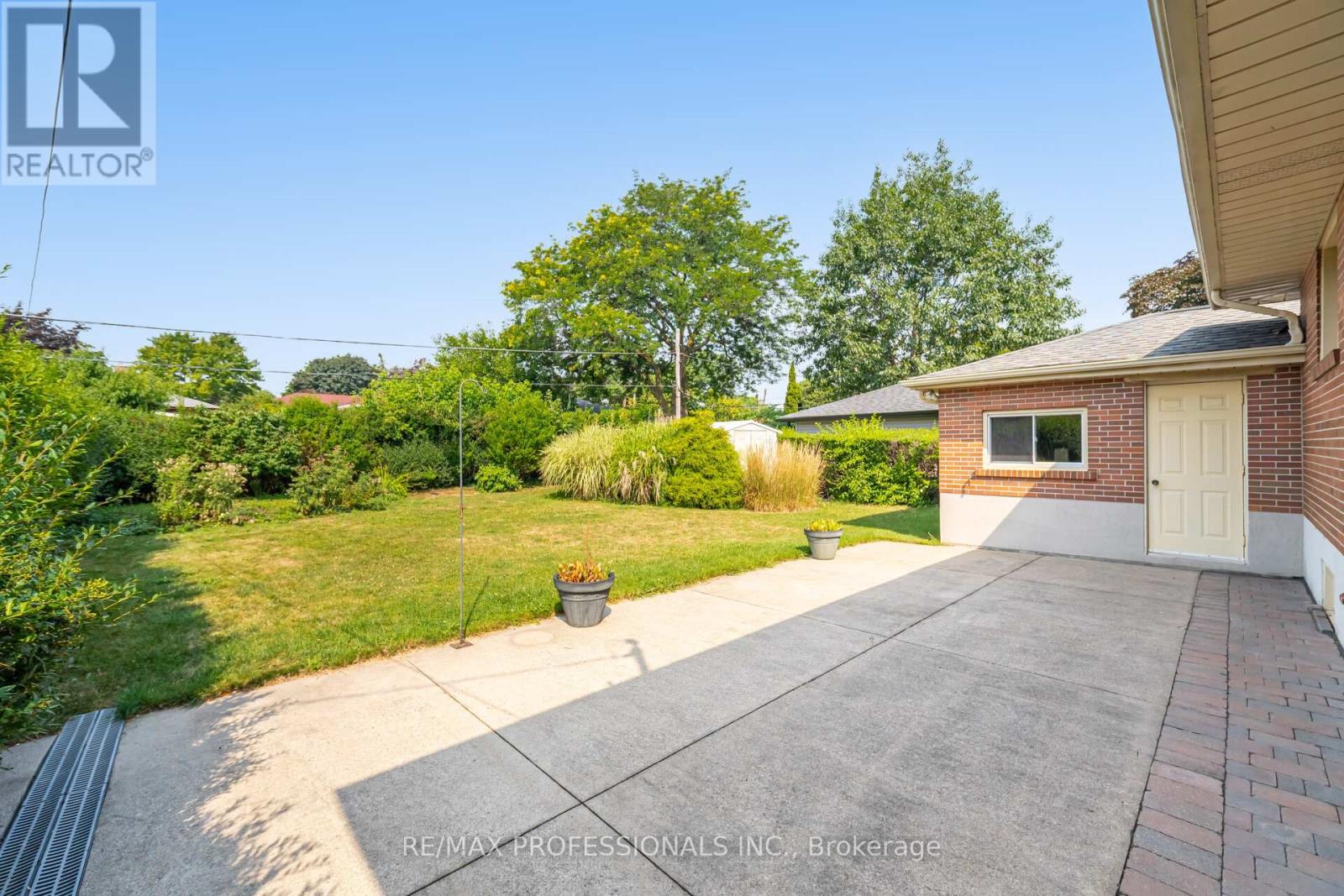 6 Tapley Drive, Toronto, Ontario  M9R 3P3 - Photo 45 - W12347535