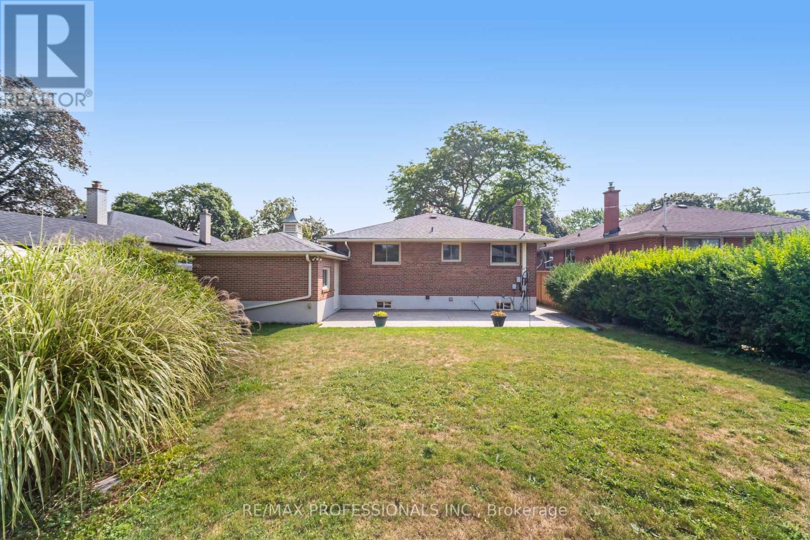 6 Tapley Drive, Toronto, Ontario  M9R 3P3 - Photo 48 - W12347535