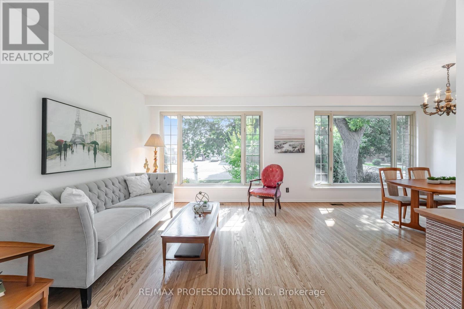 6 Tapley Drive, Toronto, Ontario  M9R 3P3 - Photo 7 - W12347535