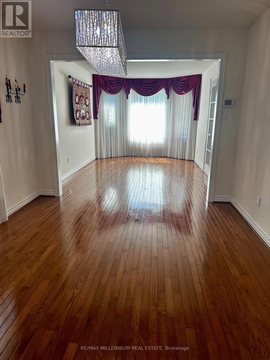 3091 Eden Oak Crescent, Mississauga, Ontario  L5L 5V2 - Photo 2 - W12347549