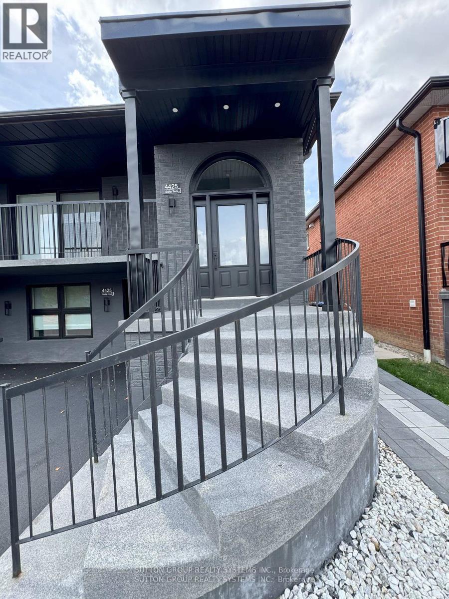 Upper - 4425 Curia Crescent, Mississauga, Ontario  L4Z 2Y2 - Photo 2 - W12347624