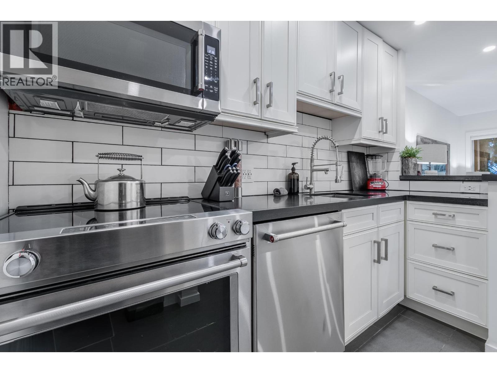63 4388 Northlands Boulevard, Whistler, British Columbia  V8E 1C6 - Photo 5 - R3037629