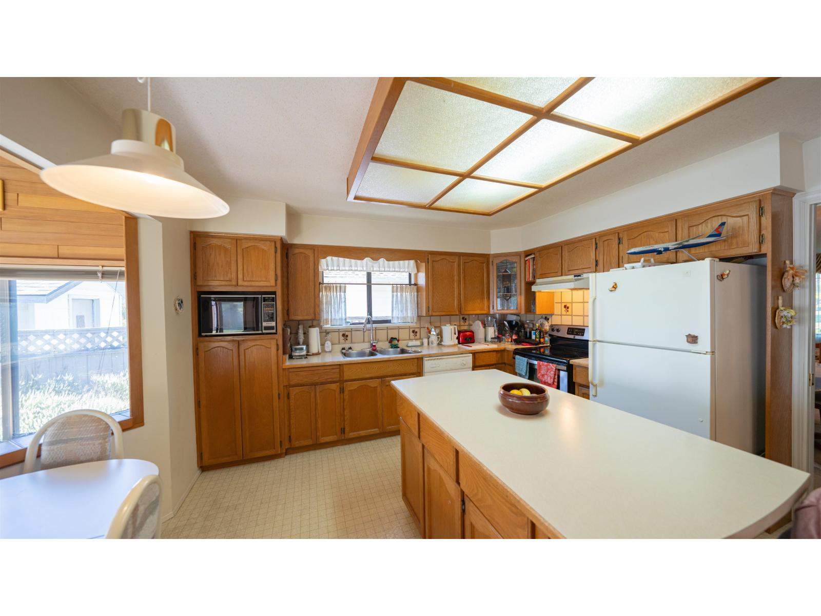 14076 19a Avenue, Surrey, British Columbia  V4A 7Z6 - Photo 11 - R3033084