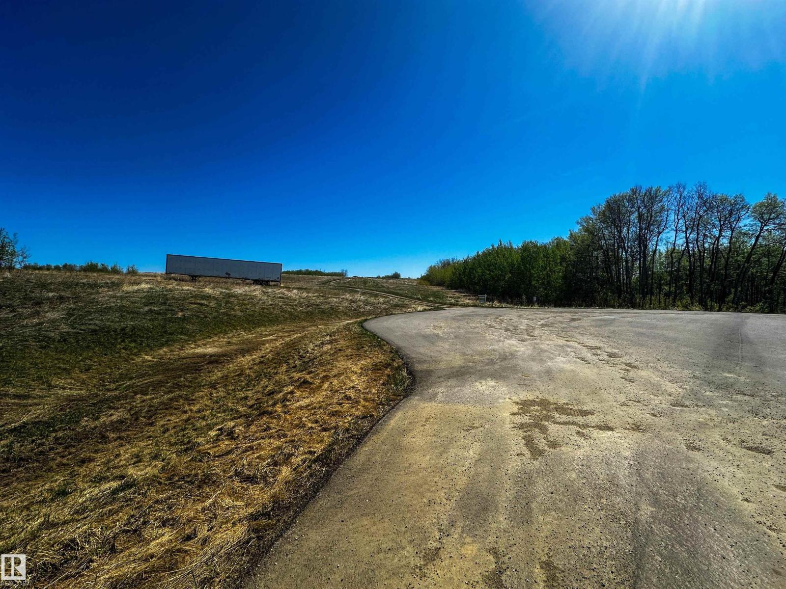 #102 2307 Twp Road 522, Rural Parkland County, Alberta  T7Y 3L7 - Photo 13 - E4452224