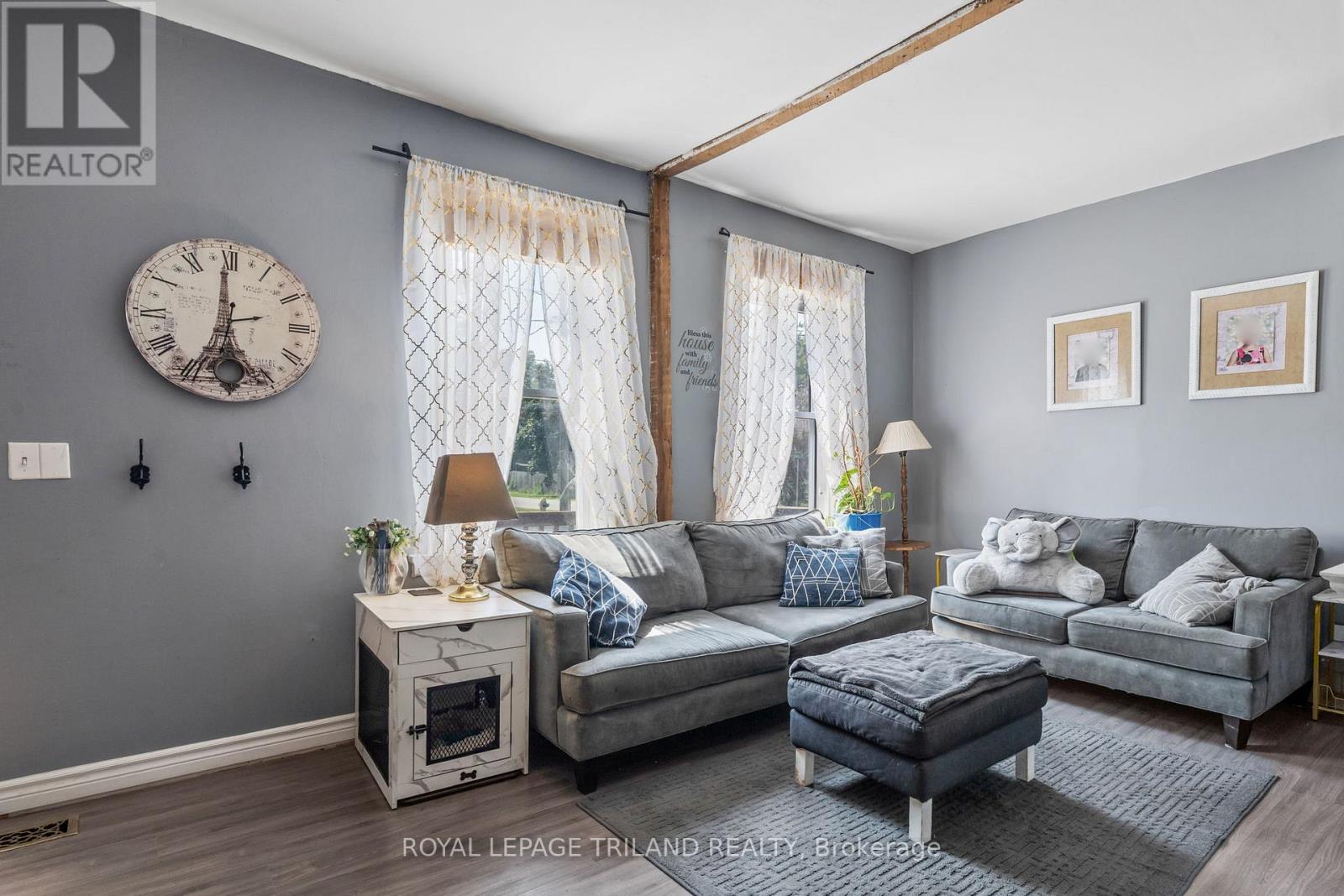 8026 Centre Street, Brooke-Alvinston, Ontario  N0N 1A0 - Photo 10 - X12347782