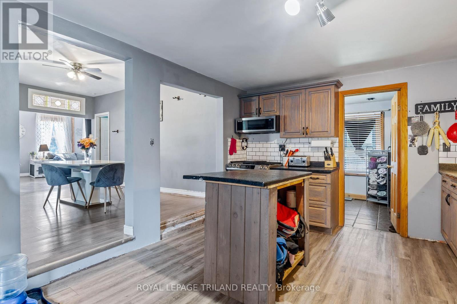 8026 Centre Street, Brooke-Alvinston, Ontario  N0N 1A0 - Photo 16 - X12347782