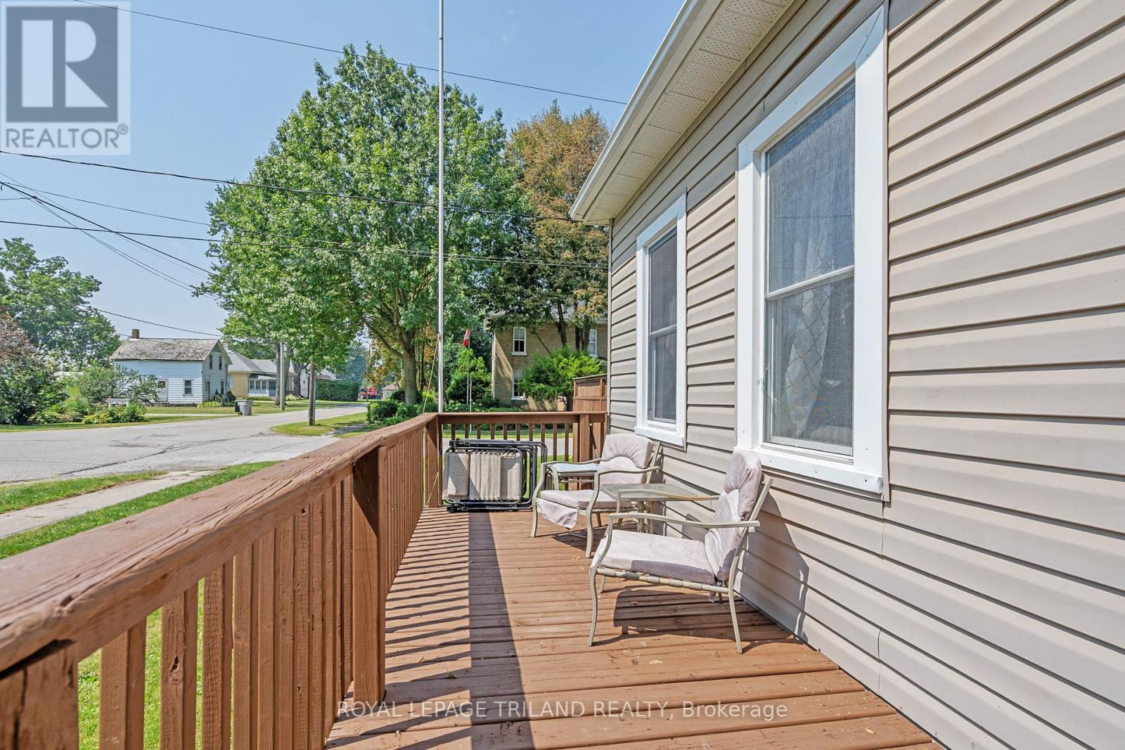 8026 Centre Street, Brooke-Alvinston, Ontario  N0N 1A0 - Photo 5 - X12347782