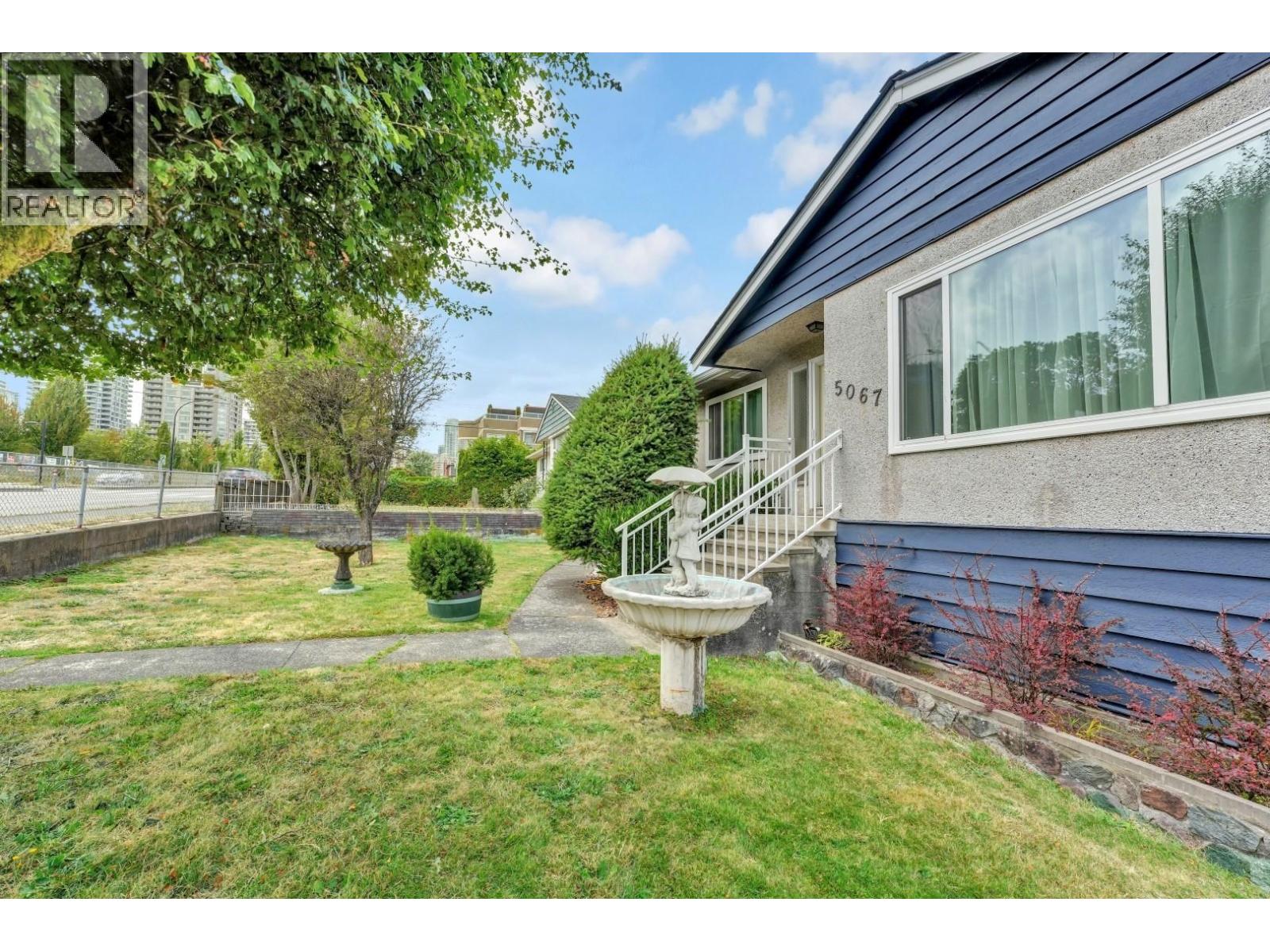 5067 Dover Street, Burnaby, British Columbia  V5H 1R4 - Photo 3 - R3037513