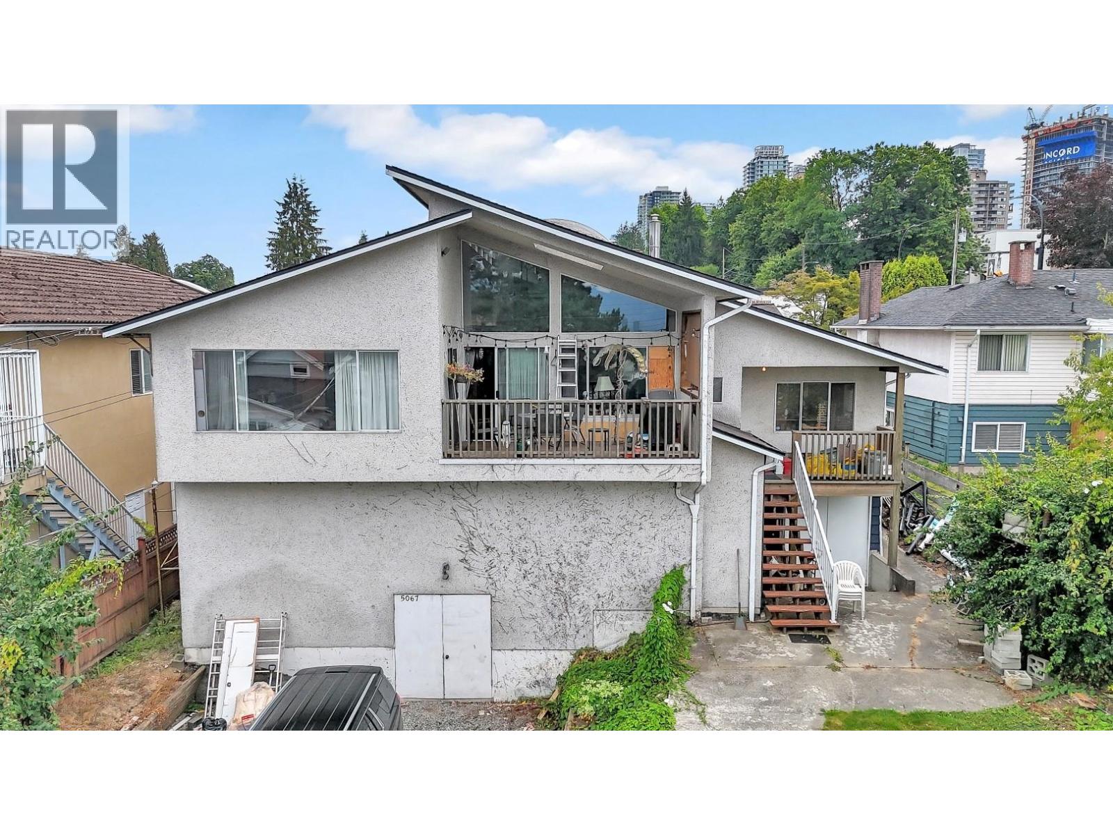 5067 Dover Street, Burnaby, British Columbia  V5H 1R4 - Photo 2 - R3037513