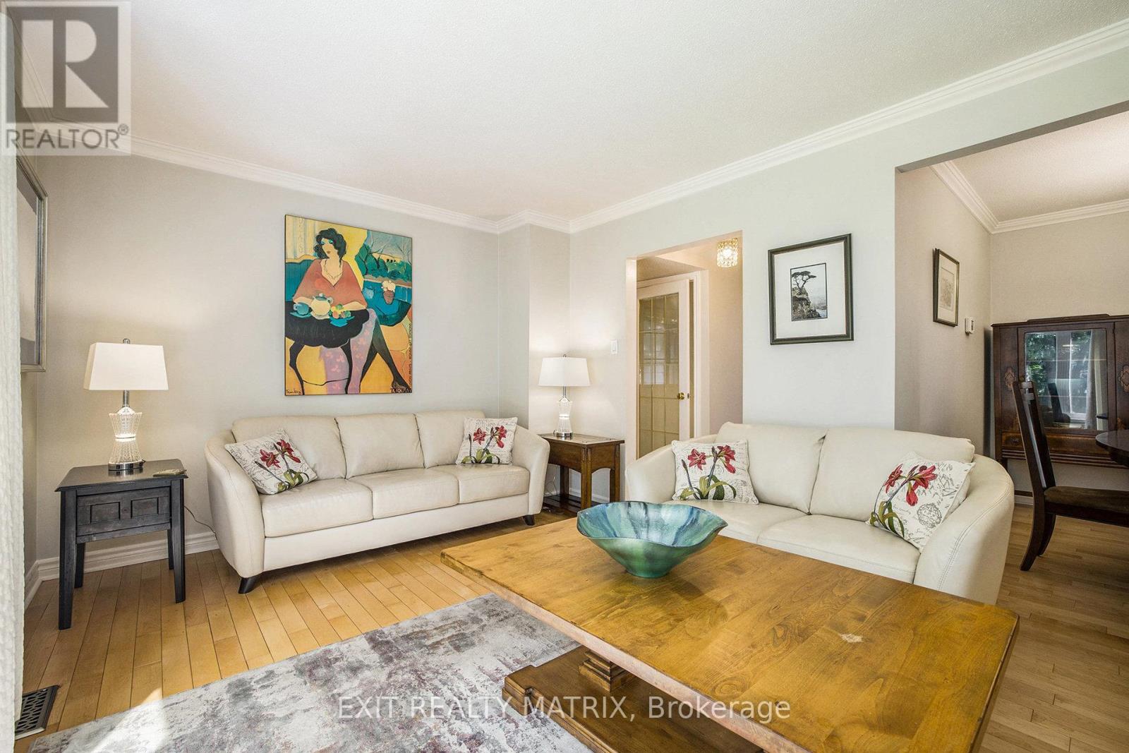 30 Glen Park Drive, Ottawa, Ontario  K1B 3Z2 - Photo 11 - X12347742