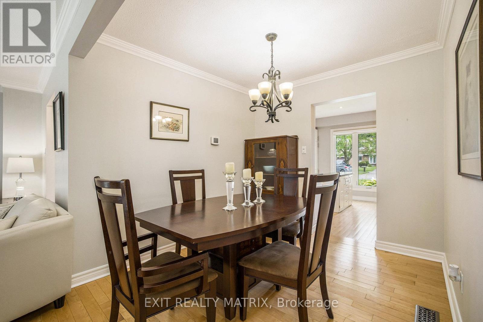 30 Glen Park Drive, Ottawa, Ontario  K1B 3Z2 - Photo 15 - X12347742