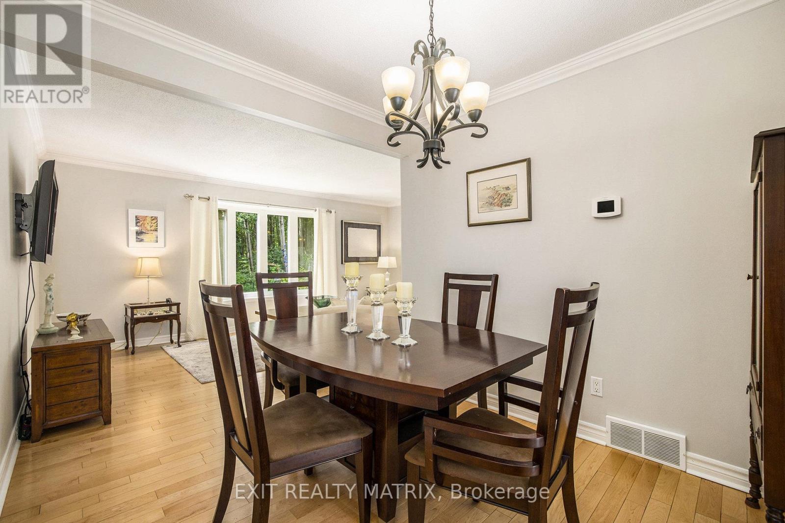 30 Glen Park Drive, Ottawa, Ontario  K1B 3Z2 - Photo 17 - X12347742