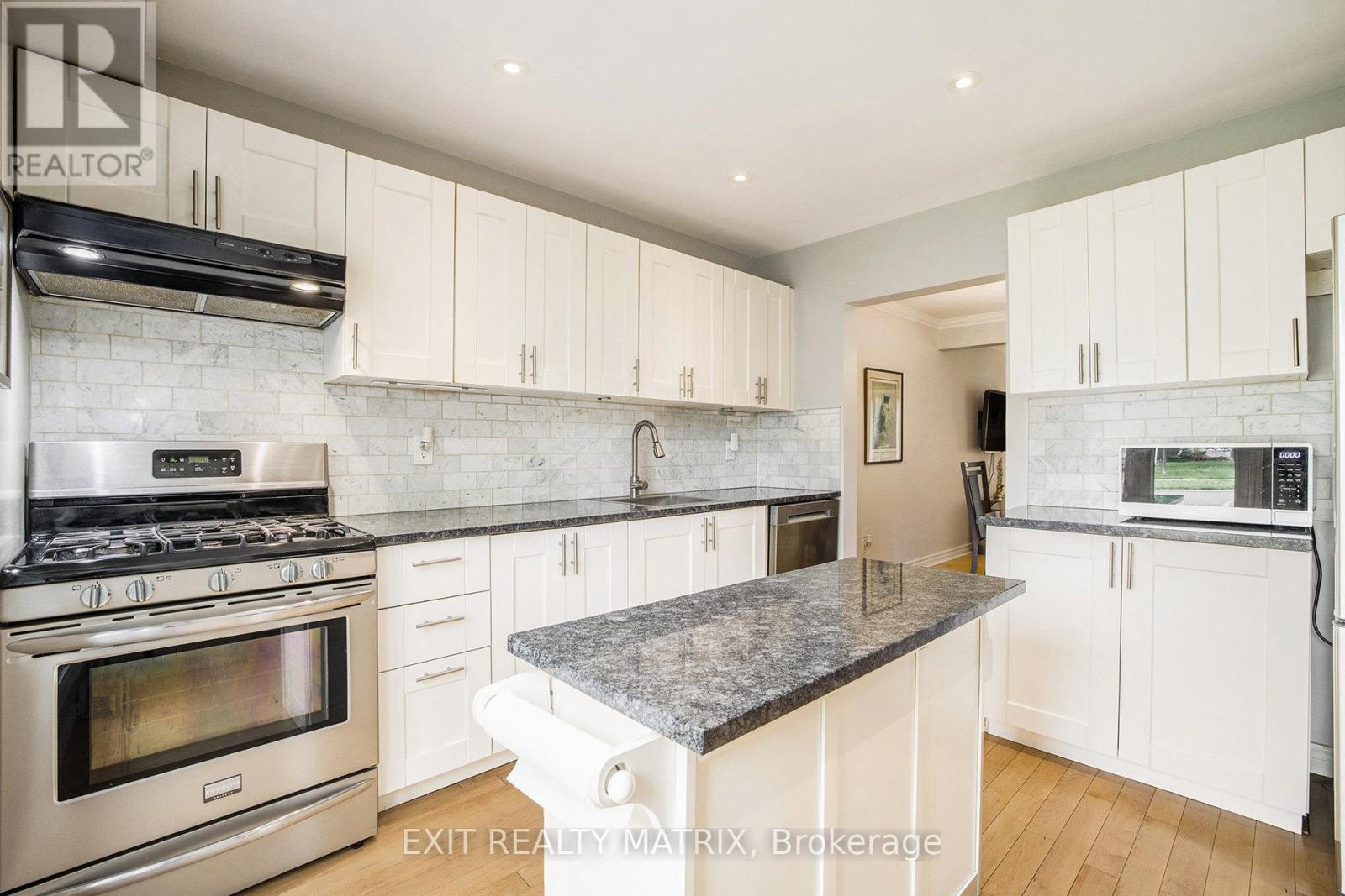 30 Glen Park Drive, Ottawa, Ontario  K1B 3Z2 - Photo 19 - X12347742