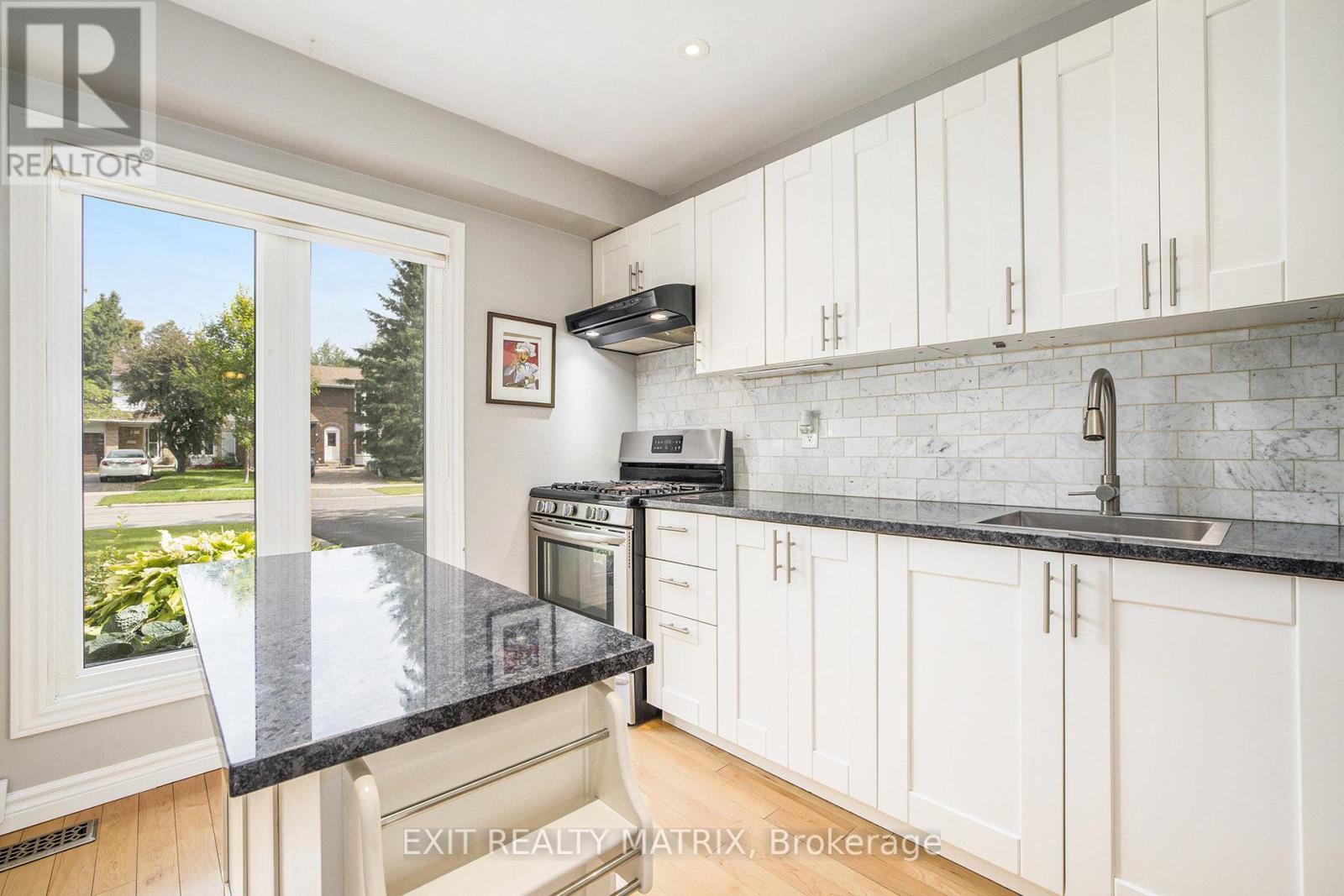 30 Glen Park Drive, Ottawa, Ontario  K1B 3Z2 - Photo 22 - X12347742