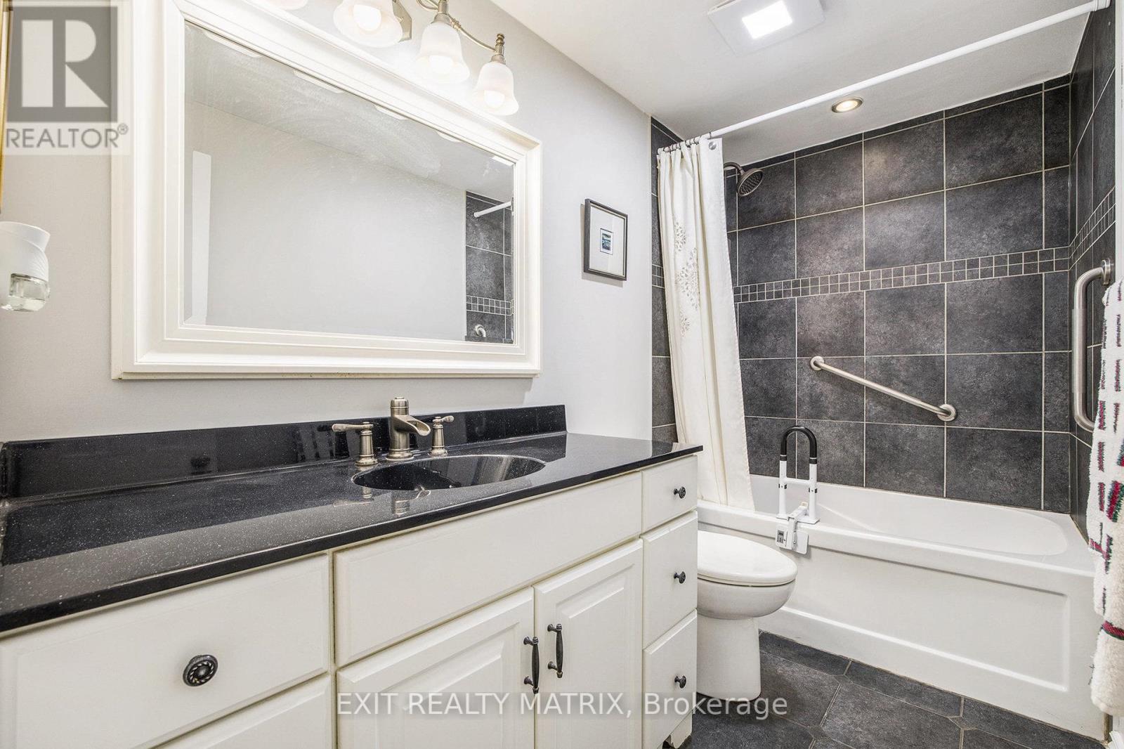 30 Glen Park Drive, Ottawa, Ontario  K1B 3Z2 - Photo 27 - X12347742
