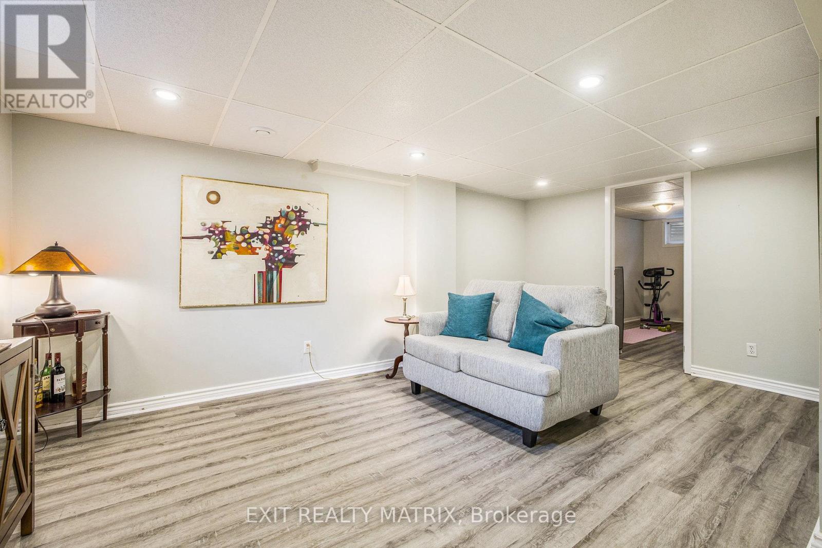30 Glen Park Drive, Ottawa, Ontario  K1B 3Z2 - Photo 31 - X12347742