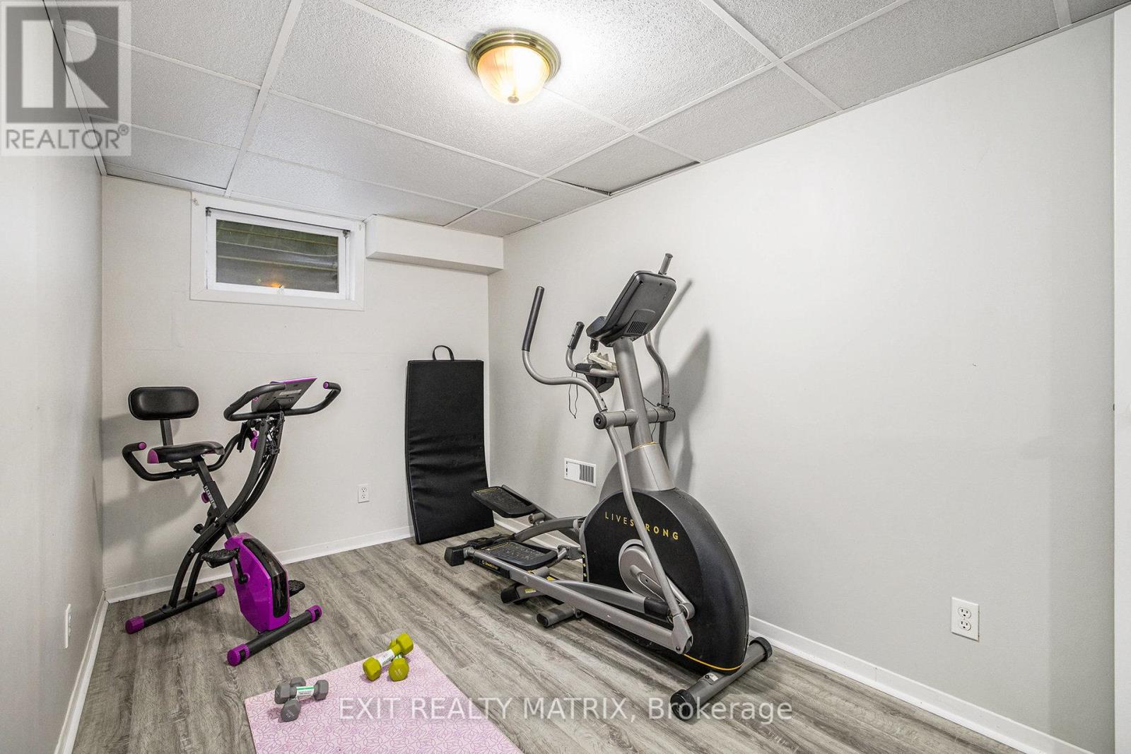 30 Glen Park Drive, Ottawa, Ontario  K1B 3Z2 - Photo 35 - X12347742