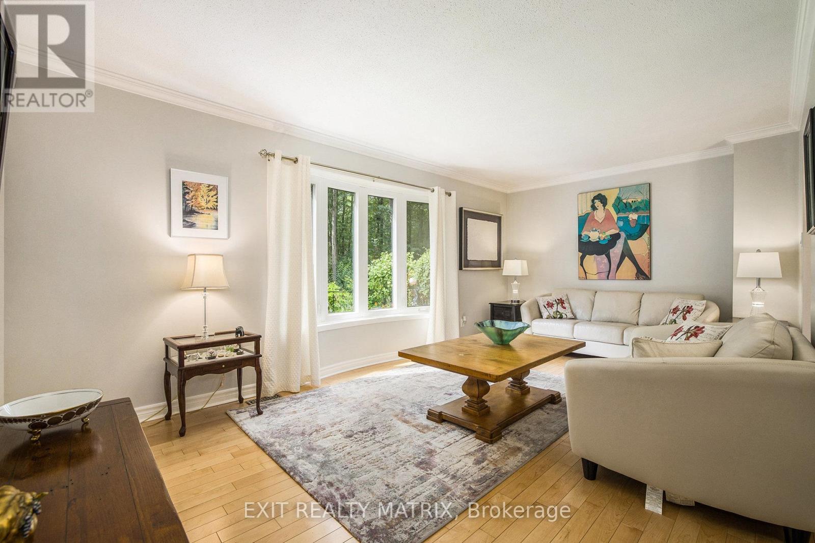 30 Glen Park Drive, Ottawa, Ontario  K1B 3Z2 - Photo 8 - X12347742