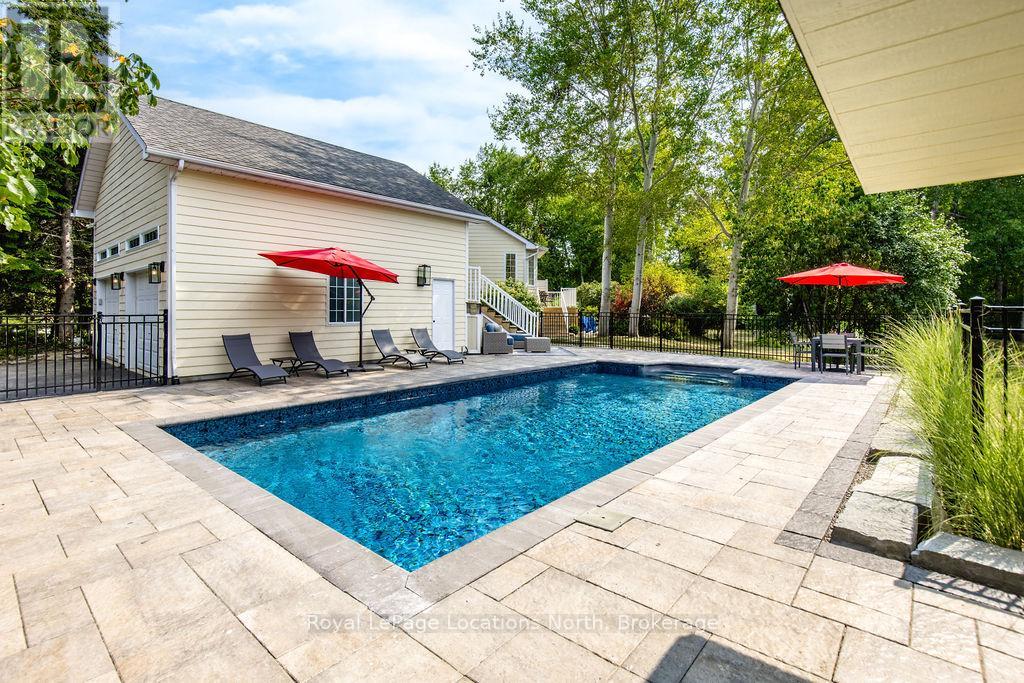 50 Blackburn Avenue, Clearview, Ontario  L0M 1P0 - Photo 35 - S12346450