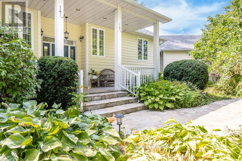 50 Blackburn Avenue, Clearview, Ontario  L0M 1P0 - Photo 4 - S12346450