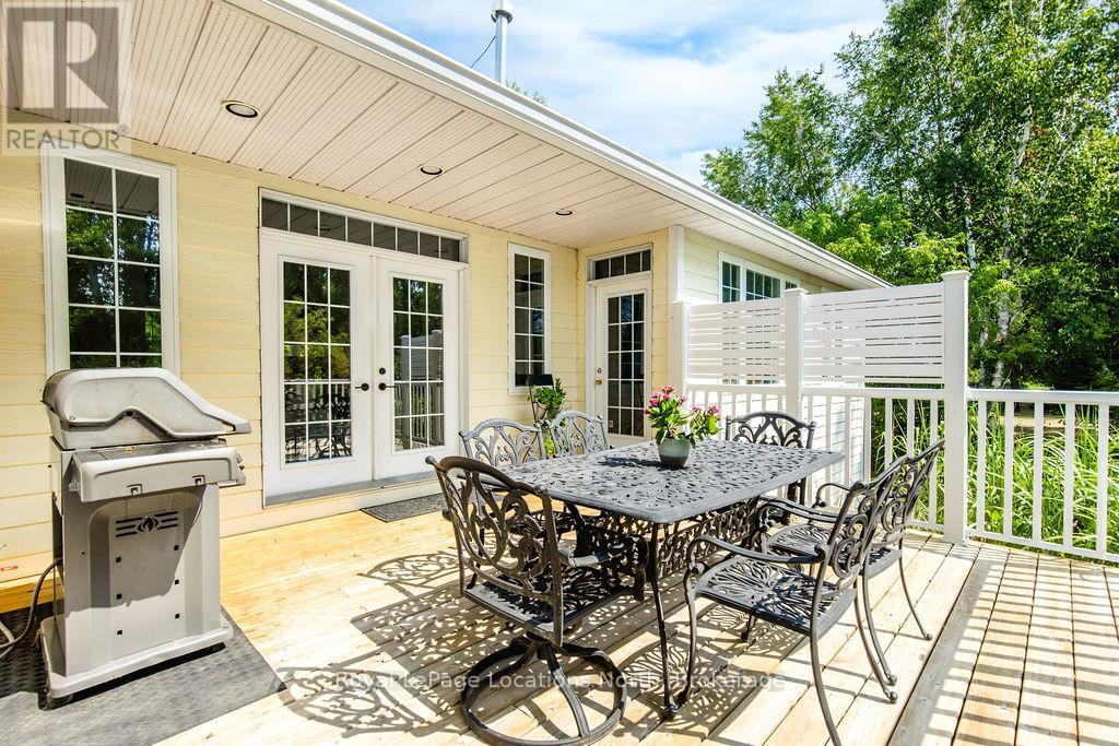 50 Blackburn Avenue, Clearview, Ontario  L0M 1P0 - Photo 42 - S12346450