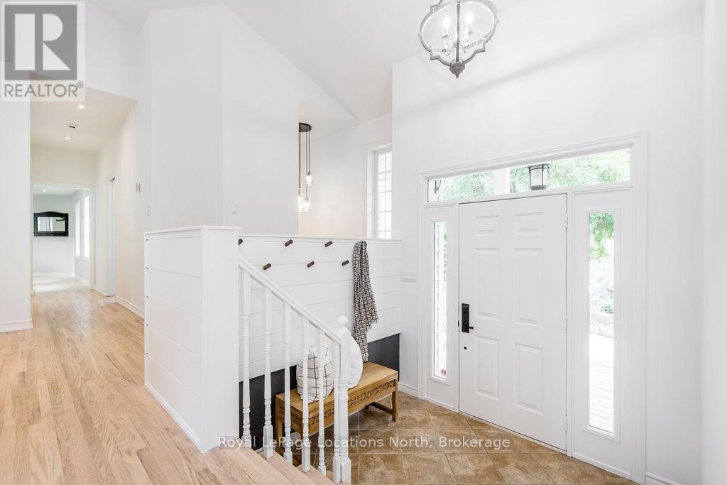 50 Blackburn Avenue, Clearview, Ontario  L0M 1P0 - Photo 5 - S12346450