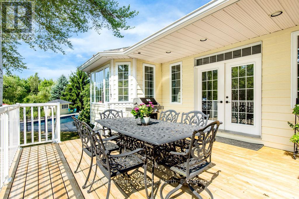 50 Blackburn Avenue, Clearview, Ontario  L0M 1P0 - Photo 43 - S12346450