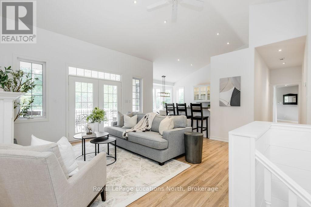 50 Blackburn Avenue, Clearview, Ontario  L0M 1P0 - Photo 6 - S12346450