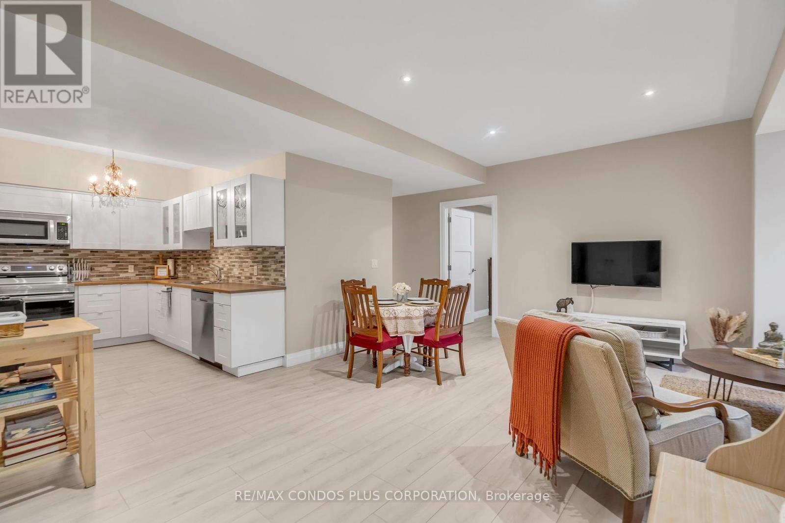 89 Superior Avenue, Toronto, Ontario  M8V 2M7 - Photo 4 - W12347660