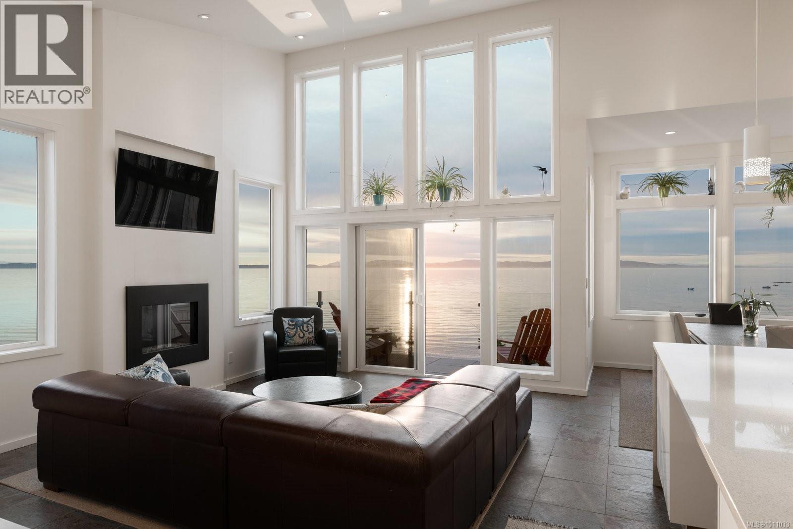 5009 Cordova Bay Rd, Saanich, British Columbia  V8Y 2K1 - Photo 9 - 1011033