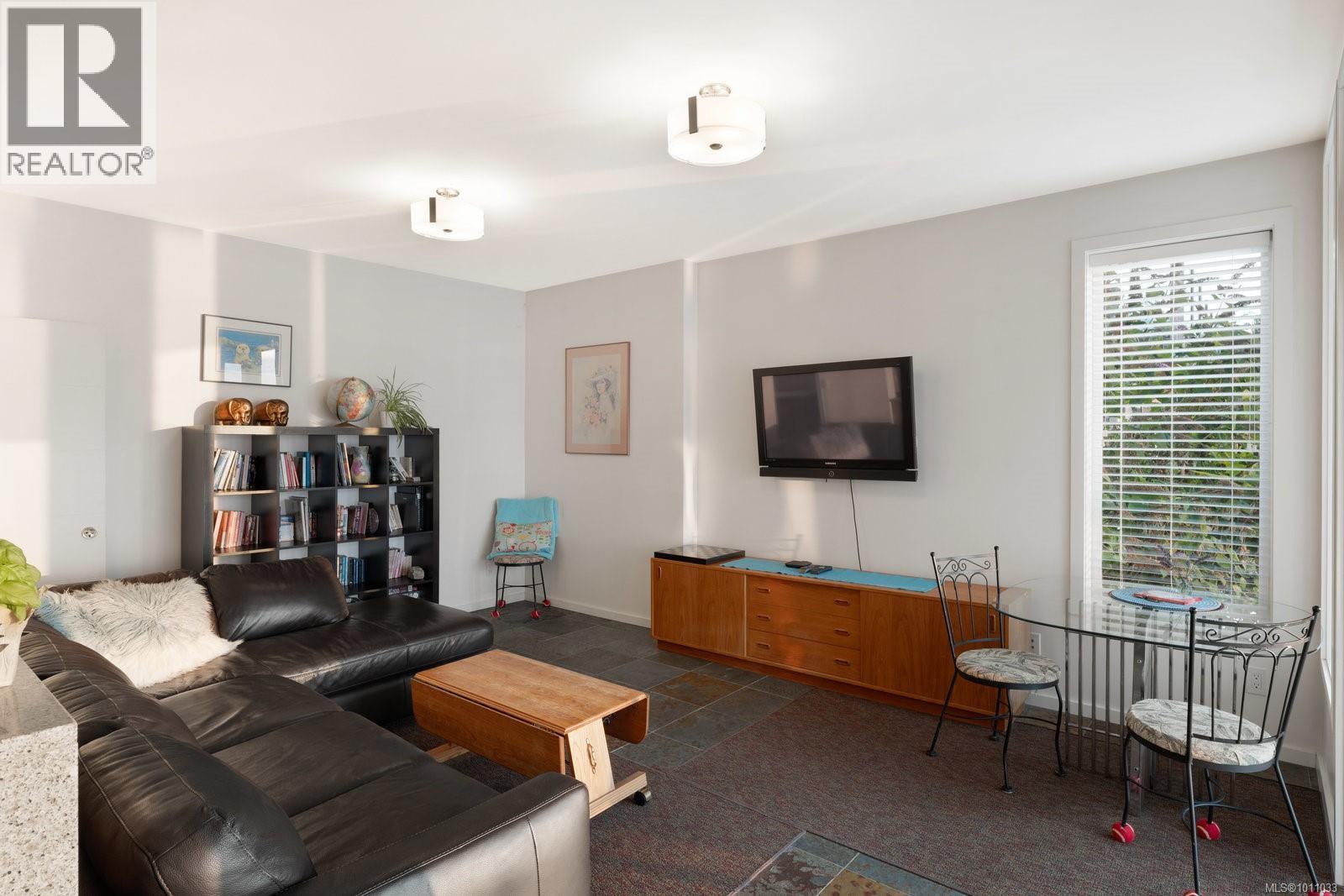 5009 Cordova Bay Rd, Saanich, British Columbia  V8Y 2K1 - Photo 34 - 1011033