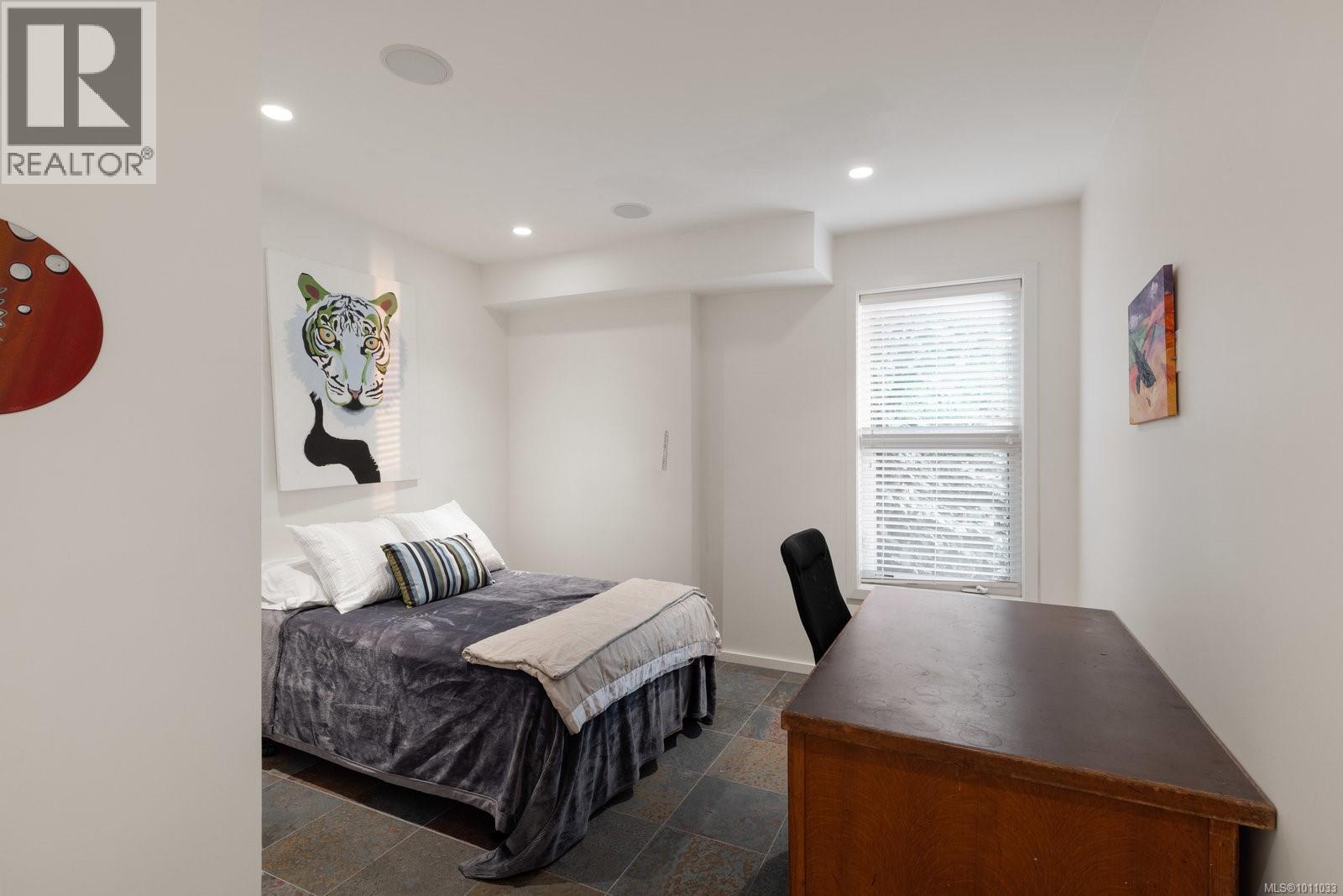 5009 Cordova Bay Rd, Saanich, British Columbia  V8Y 2K1 - Photo 25 - 1011033