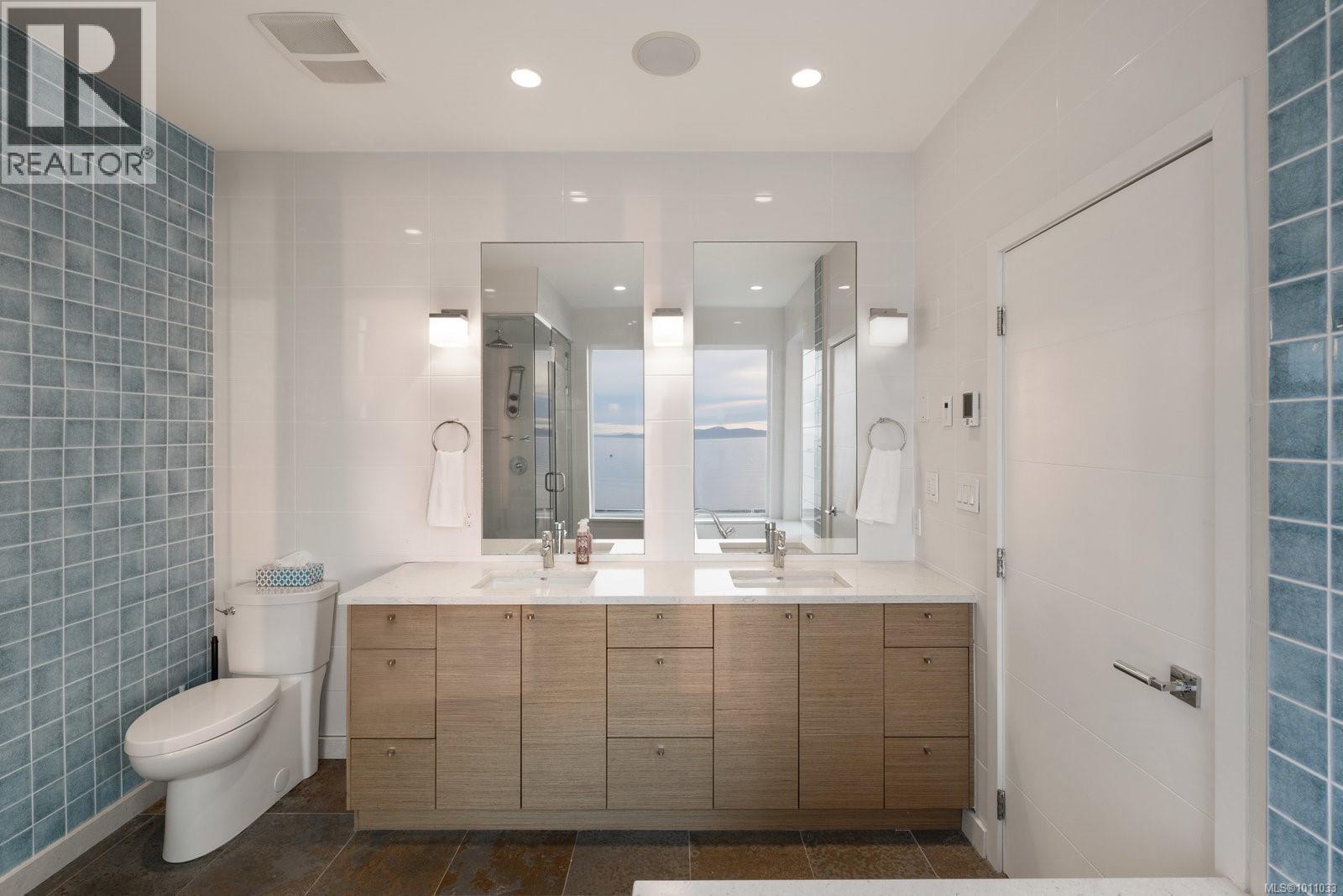 5009 Cordova Bay Rd, Saanich, British Columbia  V8Y 2K1 - Photo 21 - 1011033