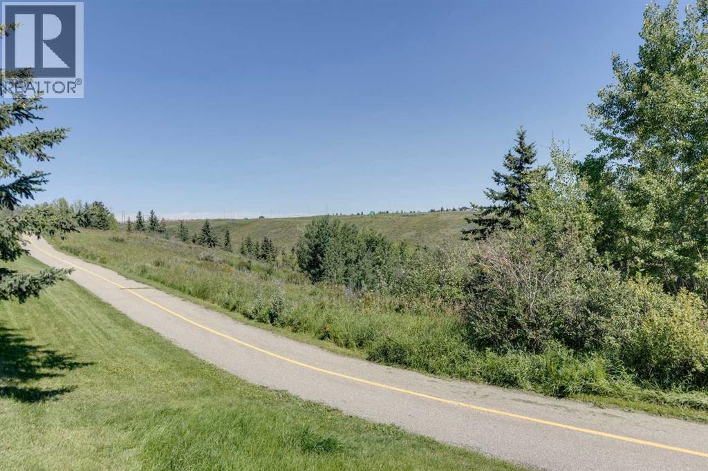 Property at 144 Tuscany Ravine Heights NW image 2