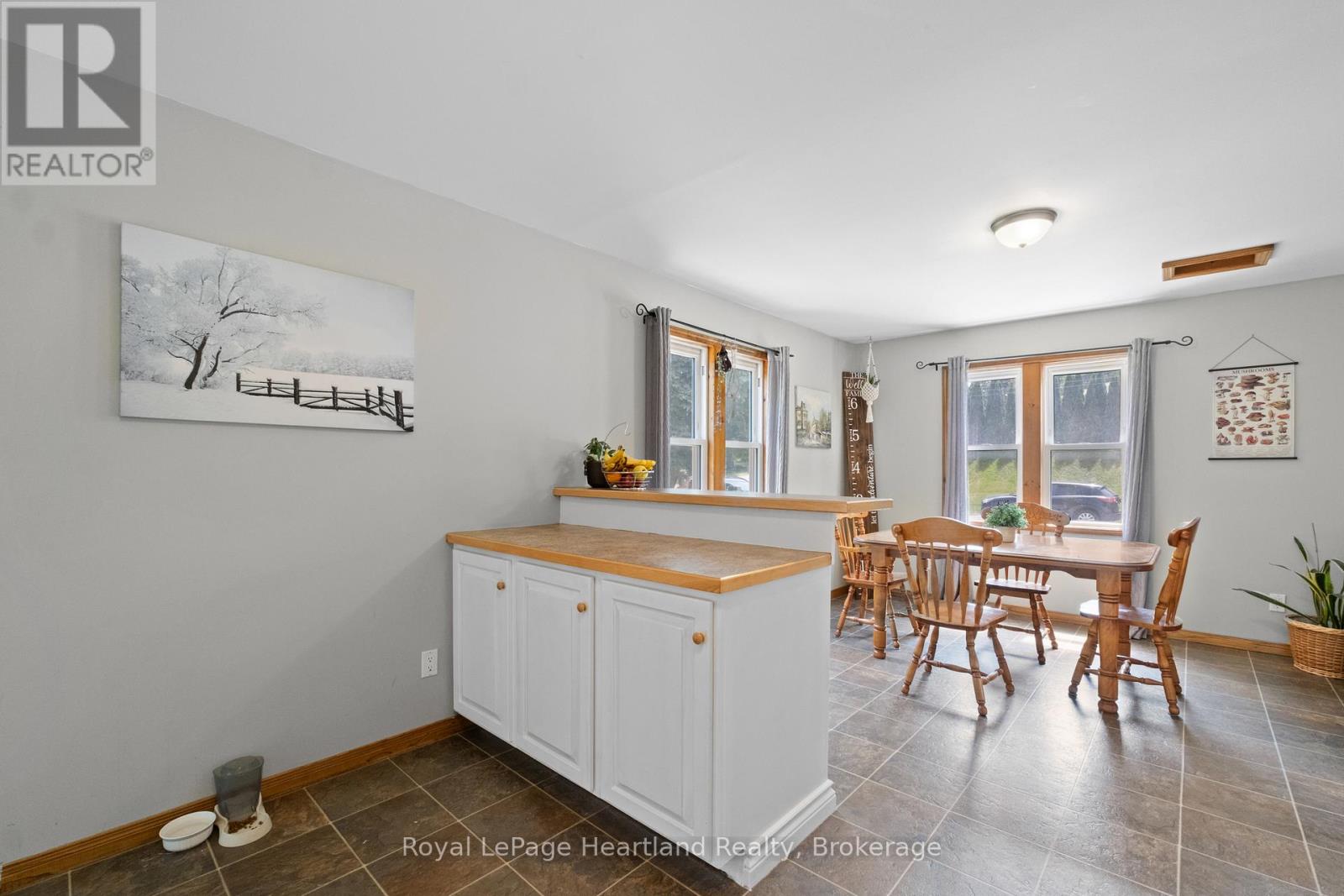 38480 Blyth Road, Ashfield-Colborne-Wawanosh, Ontario  N0M 1E0 - Photo 12 - X12347780
