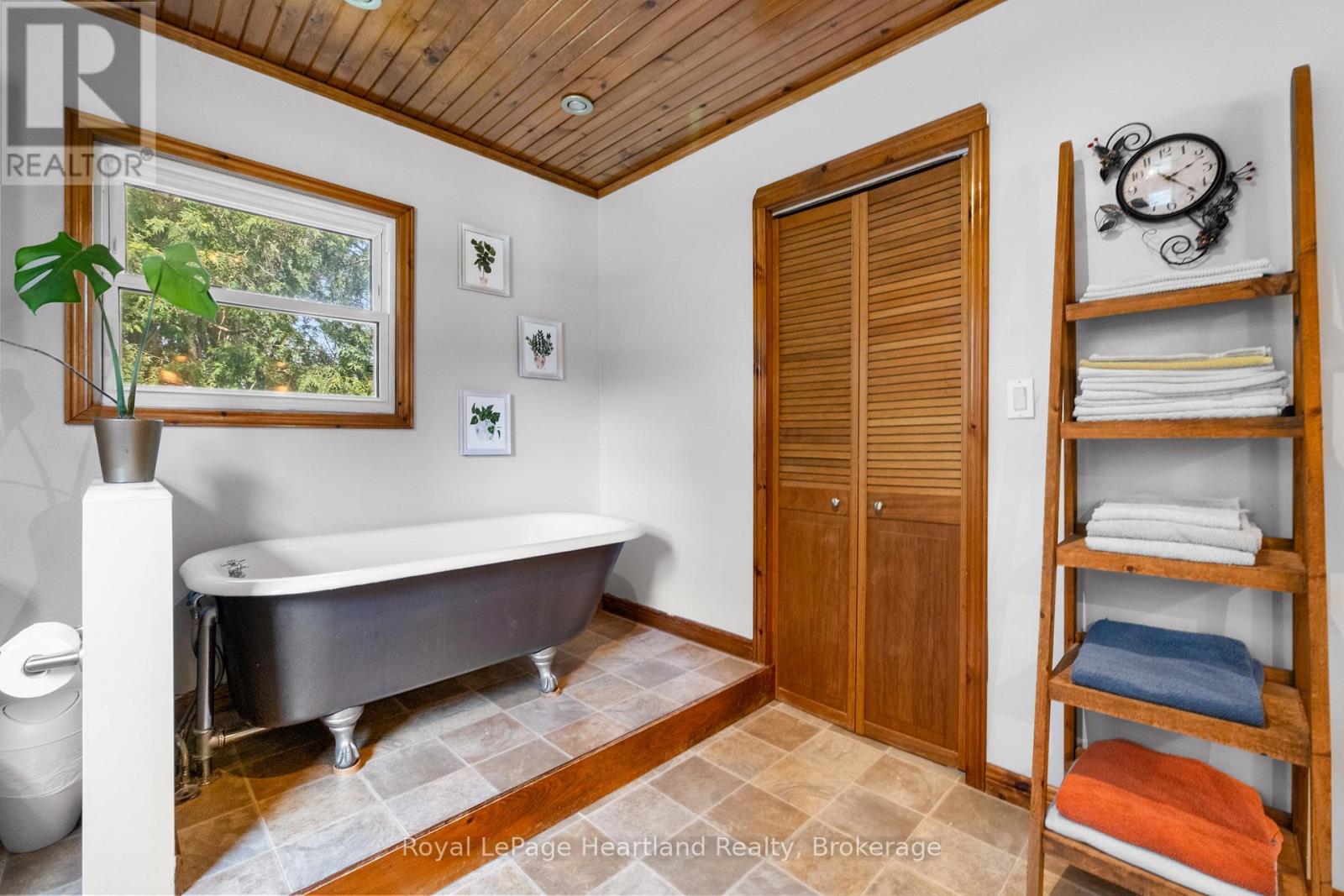 38480 Blyth Road, Ashfield-Colborne-Wawanosh, Ontario  N0M 1E0 - Photo 9 - X12347780