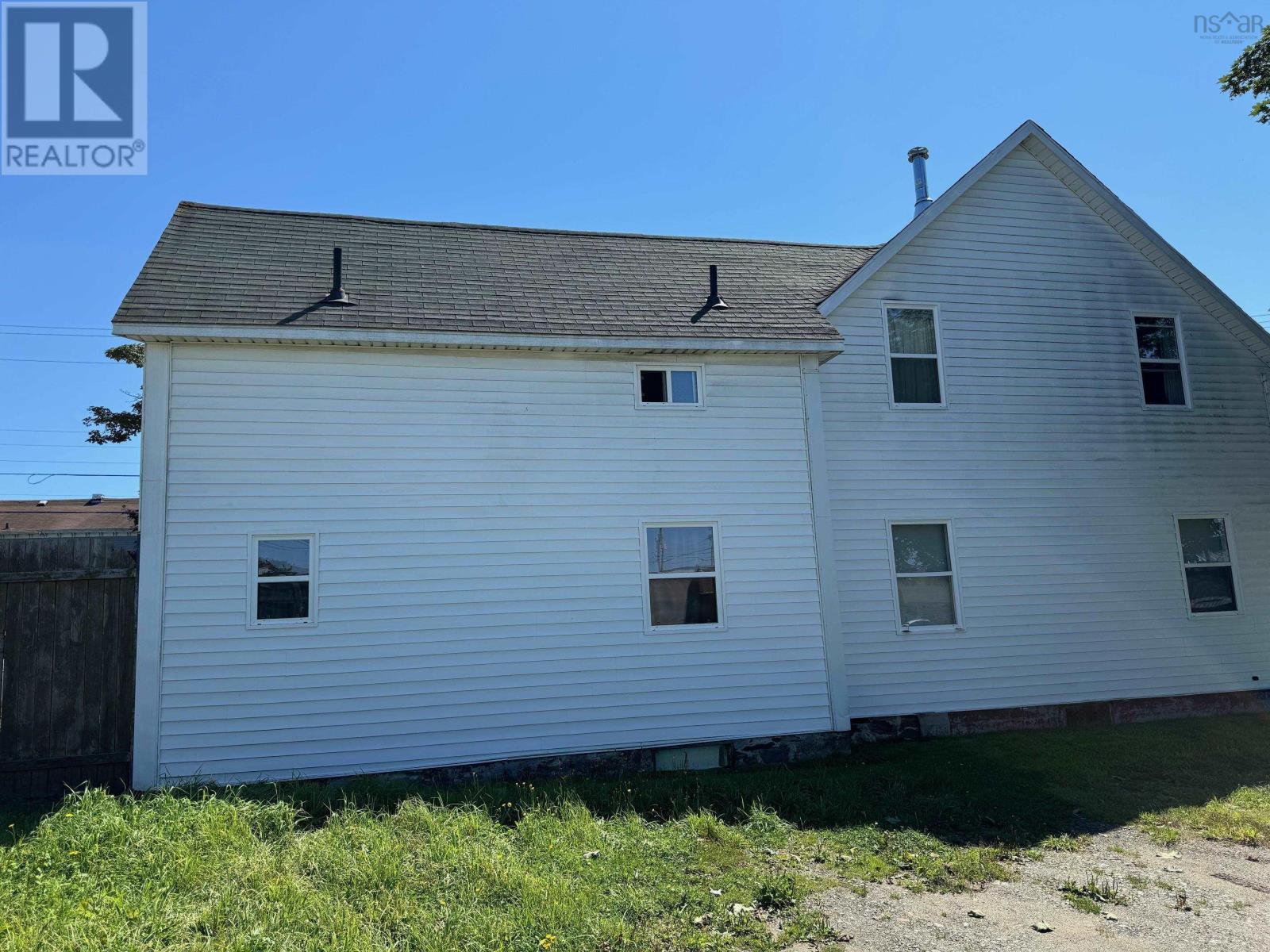 16 Willow Street, 42 44 46 John Street, Yarmouth, Nova Scotia  B5A 1V1 - Photo 5 - 202419626