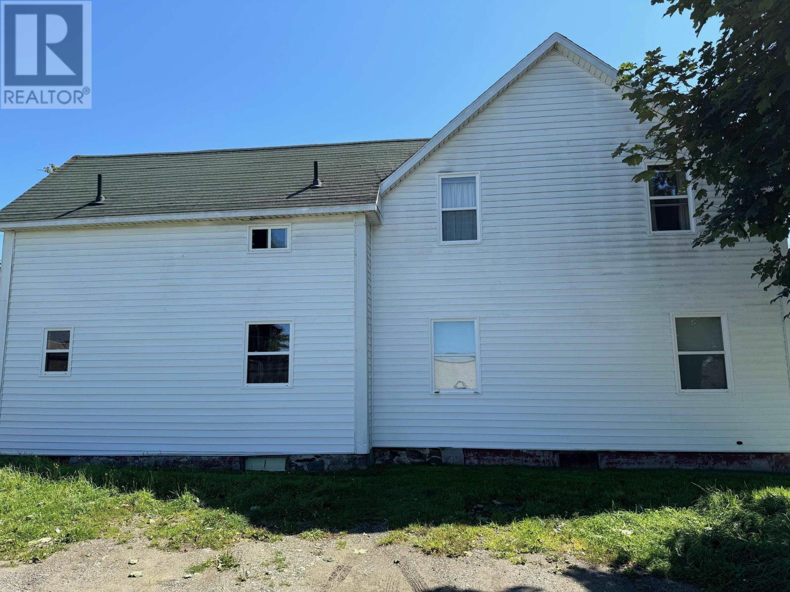 16 Willow Street, 42 44 46 John Street, Yarmouth, Nova Scotia  B5A 1V1 - Photo 4 - 202419626