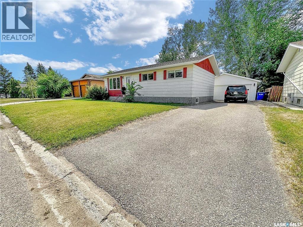 Property at 219 4th AVENUE image 2