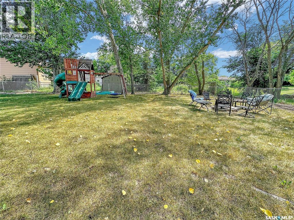 Property at 219 4th AVENUE image 4
