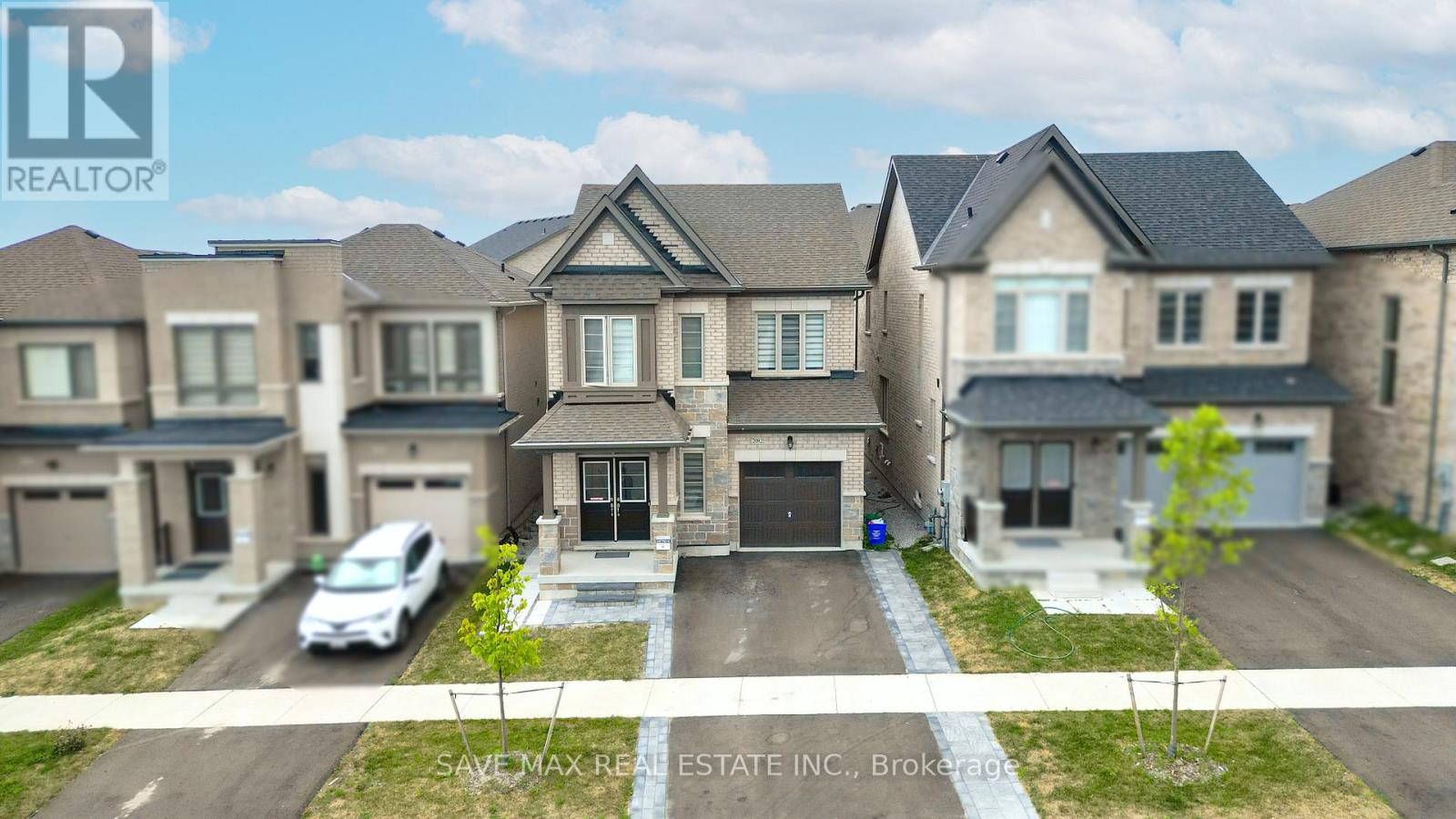 Property at 2092 COPPERMINE STREET image 2