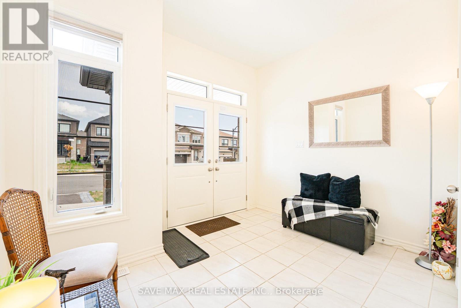 Property at 2092 COPPERMINE STREET image 5