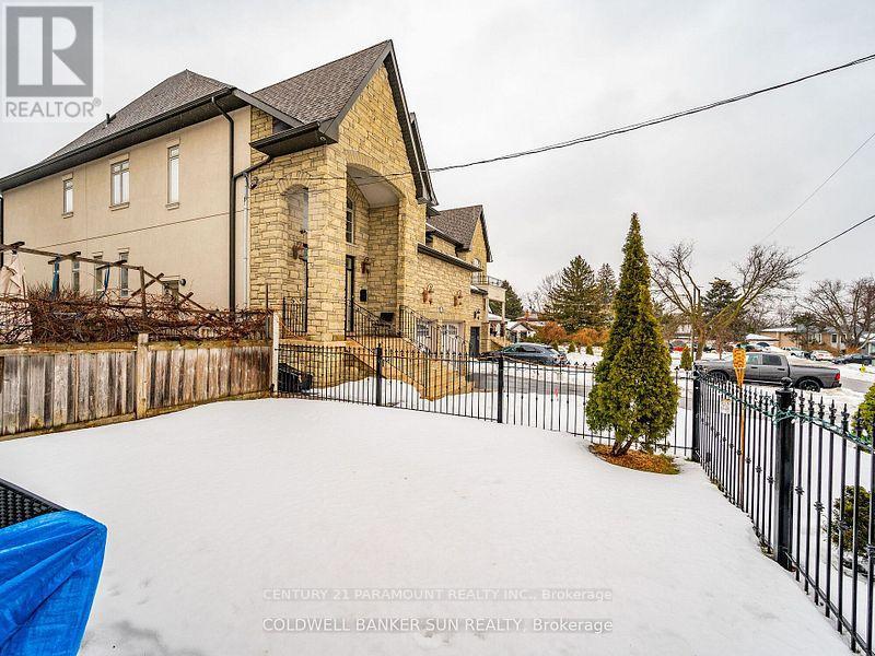 8283 Kipling Avenue E, Vaughan, Ontario  L4L 2A7 - Photo 23 - N12347764