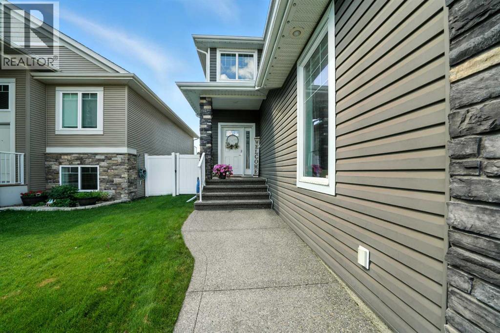 Property at 18 Vienna Close image 2