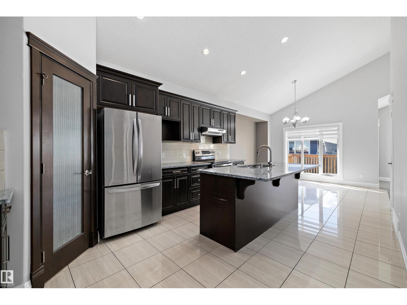 550 Albany Wy Nw, Edmonton, Alberta  T6V 1J6 - Photo 3 - E4453256