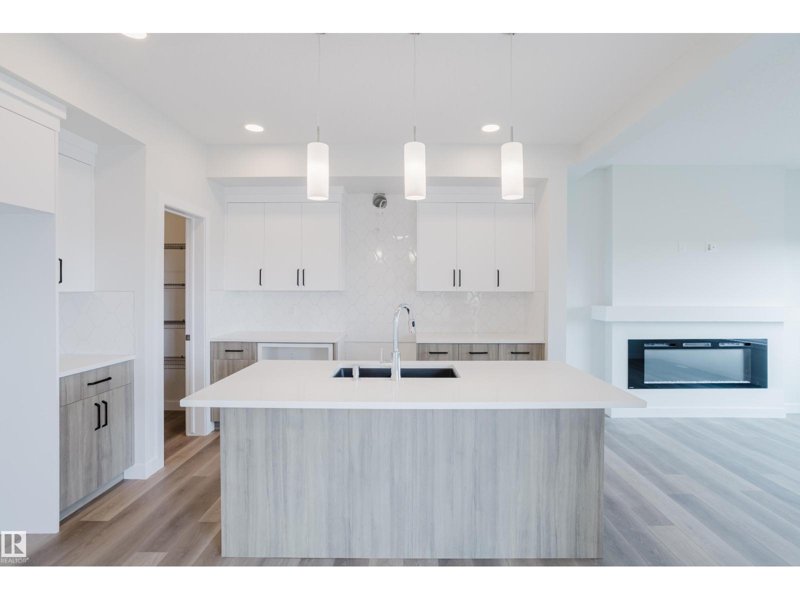 19007 20 Av Nw Nw, Edmonton, Alberta  T6M 3E8 - Photo 7 - E4453257